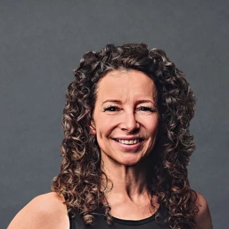 Carmel O’Beirne, personal trainer and lifestyle coach, smiling at the camera